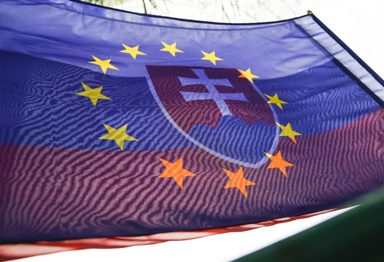 Vlajka SR a EÚ