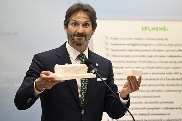 Kontrolný deň premiéra Roberta Fica na rezorte obrany