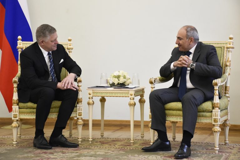 Fico Jerevan Pašinjan