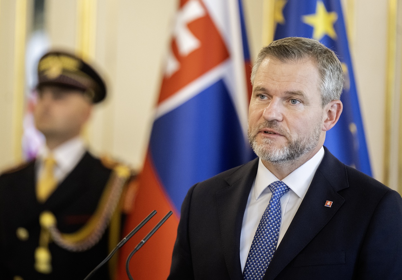 Prezident SR Peter Pellegrini odovzdal poverovacie listiny štyrom novým slovenským veľvyslancom
