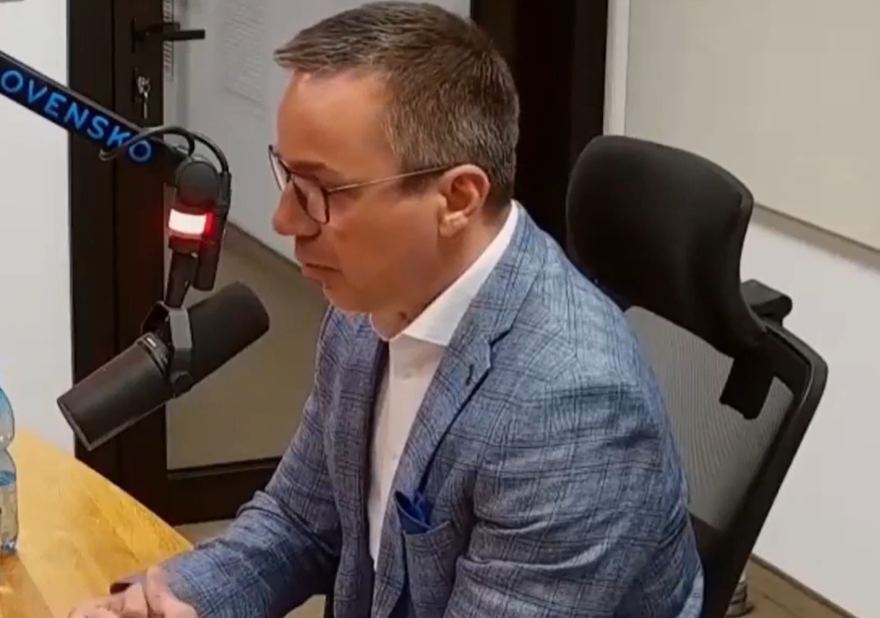 minister práce, sociálnych vecí a rodiny Erik Tomáš