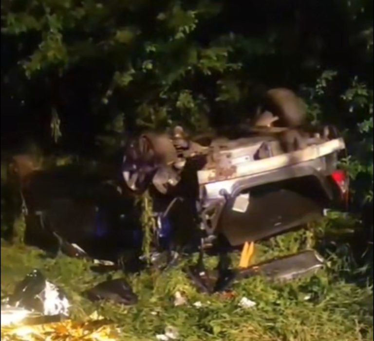 Pri obci Kútniky sa v sobotu zrazilo osobné auto s vlakom