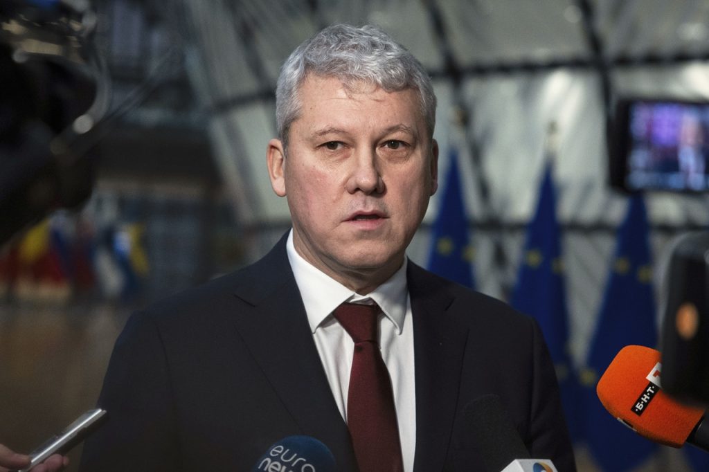 Rumunsko: Dočasným premiérom sa stal Catalin Predoiu
