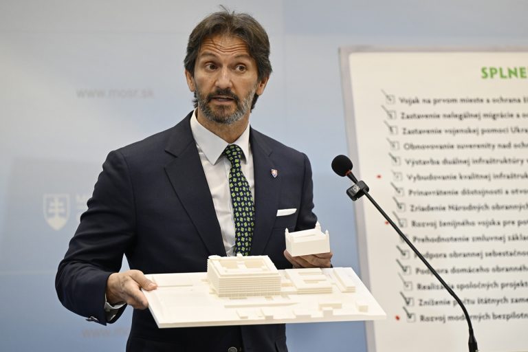 Kontrolný deň premiéra Roberta Fica na rezorte obrany