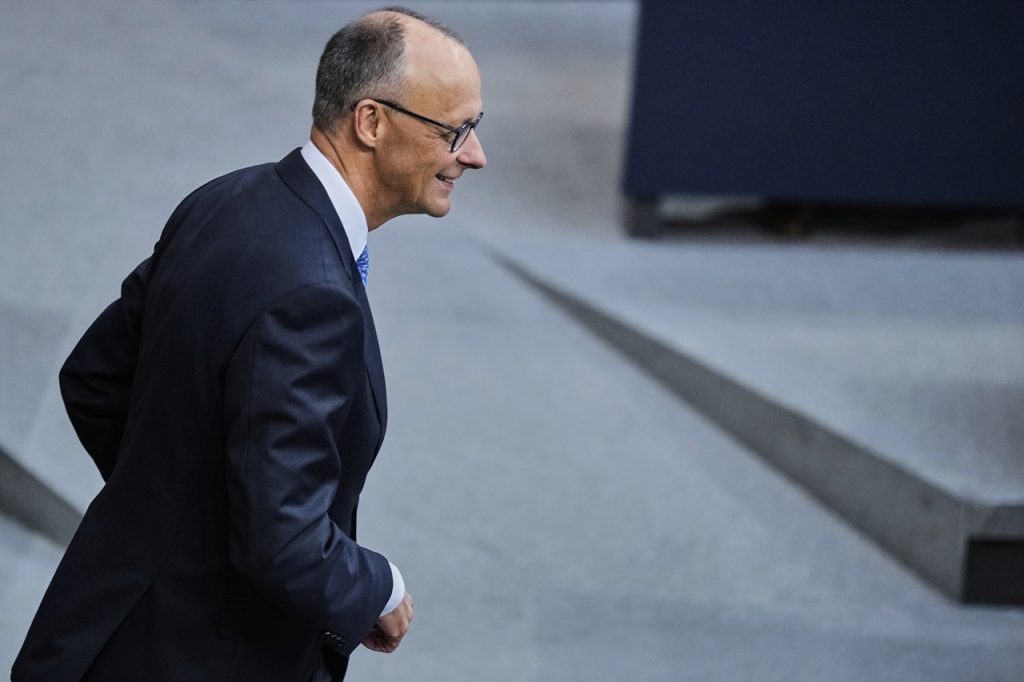 Nemecký parlament zvolí Friedricha Merza za nového nemeckého kancelára