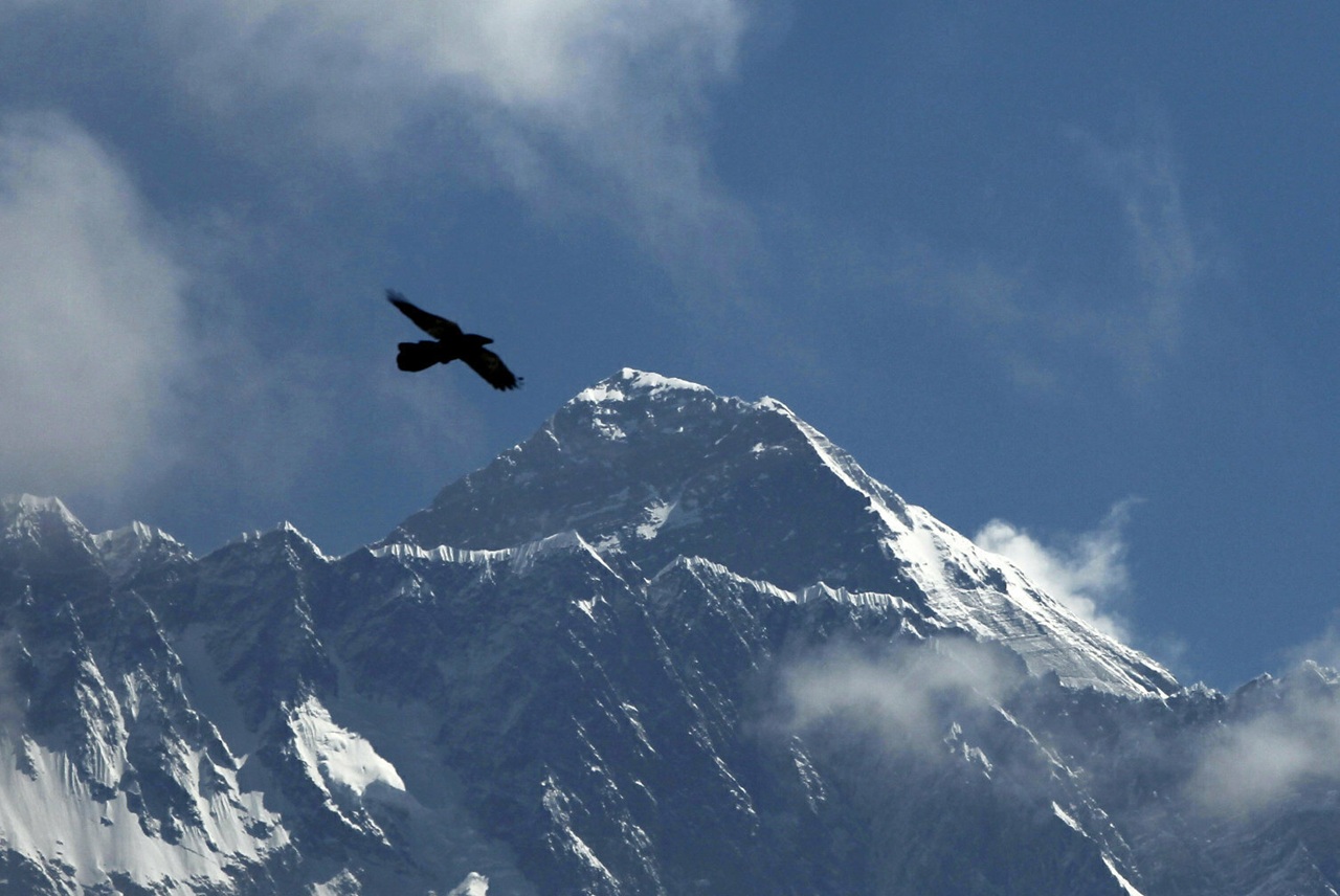 Nepál sa chystá obmedziť počet povolení pre výstup na Mount Everest