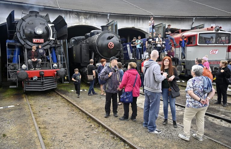 Rušňoparáda - najväčšia prehliadka historických i moderných železničných vozidiel na Slovensku