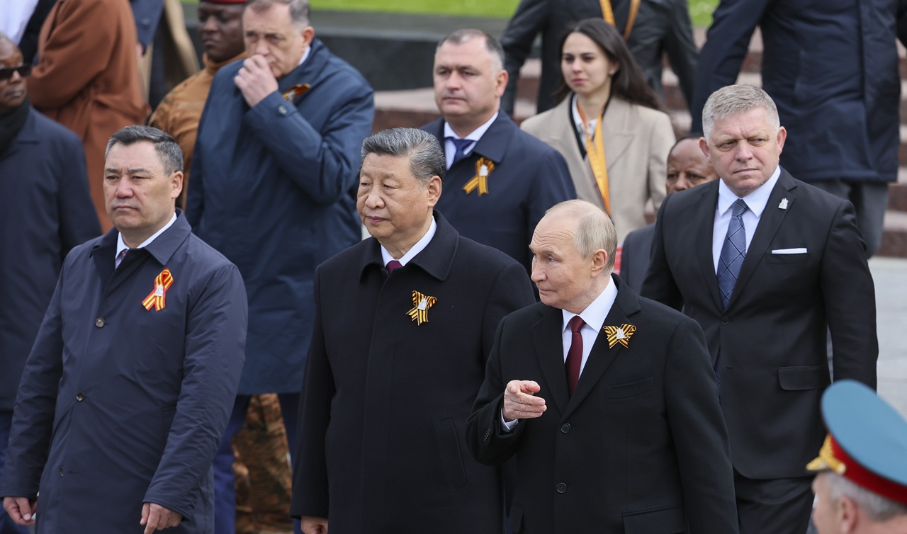 Russia Victory Day Putin Fico spoločná fotka