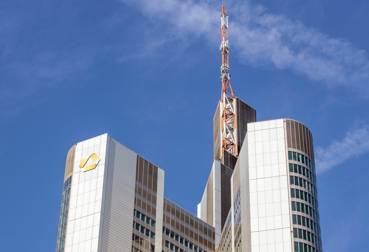 Nemecký protimonopolný úrad preskúma podiel Unicreditu v Commerzbank