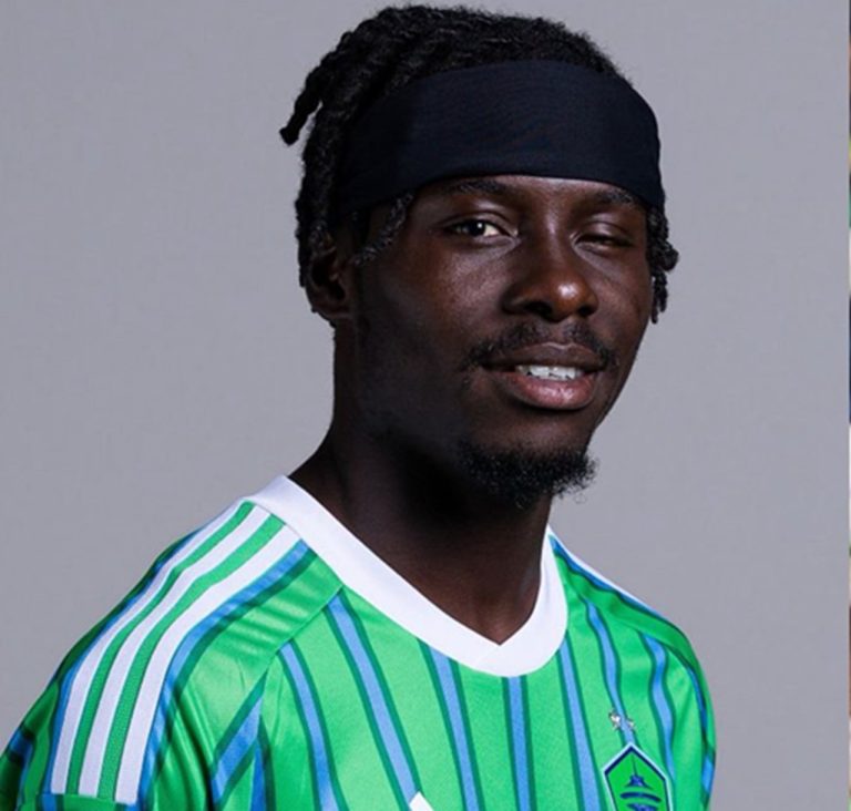 Krídelník amerického futbalového klubu Seattle Sounders Georgi Minoungou