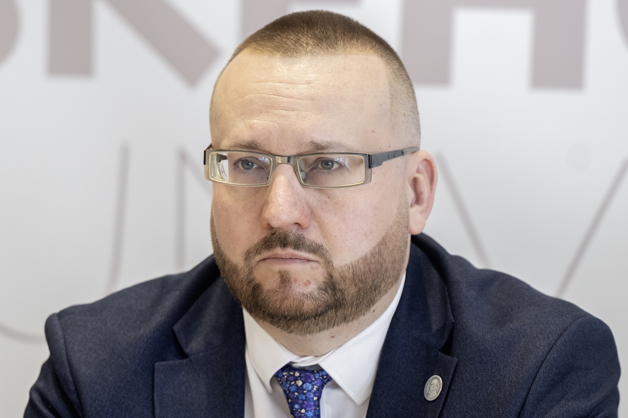 TK rektora UK Mareka Števčeka a prorektora UK pre vedu a doktorandské štúdium Jozefa Masarika