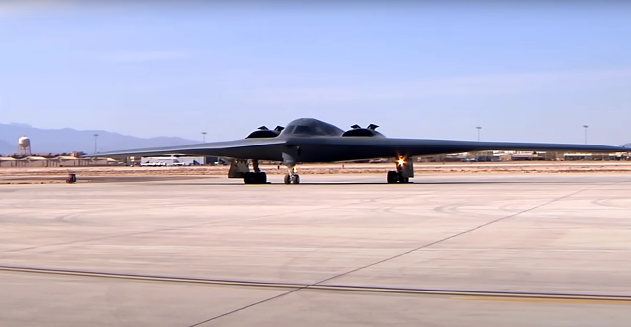 bombardér B-2