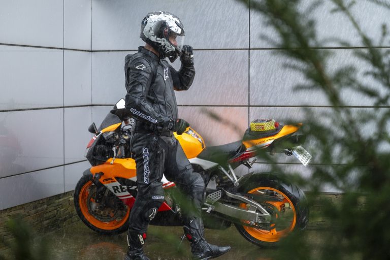motorkár