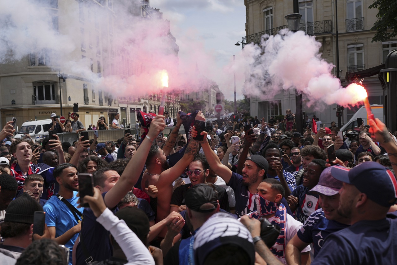 PSG fanúšikovia oslava
