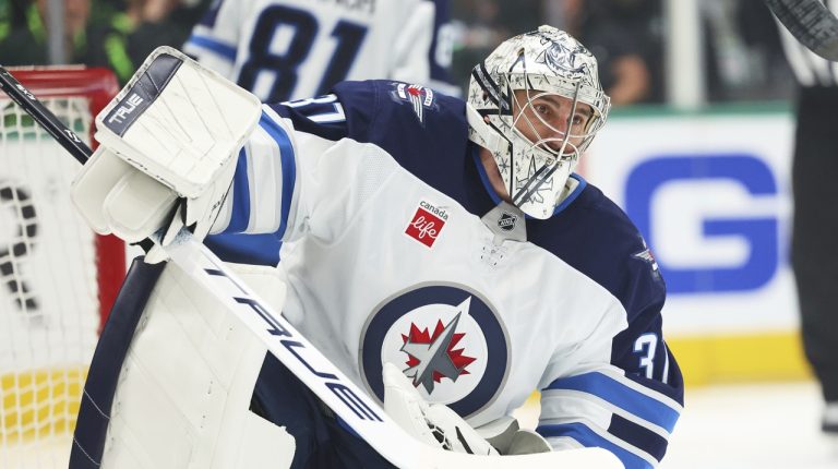 Connor Hellebuyck