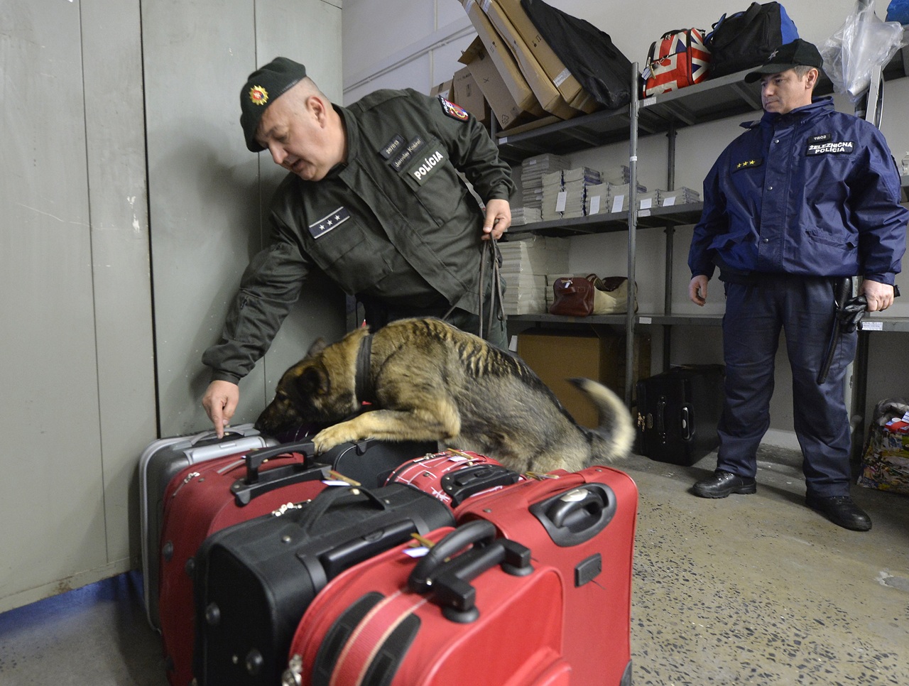 Železničná Polícia kontrola vlaky batožina