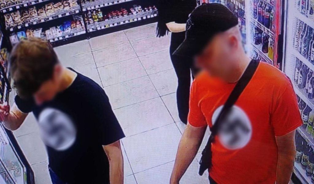 V Kyjeve zadržali dvoch cudzincov za vystavovanie nacistických symbolov v Pečerskom okrese