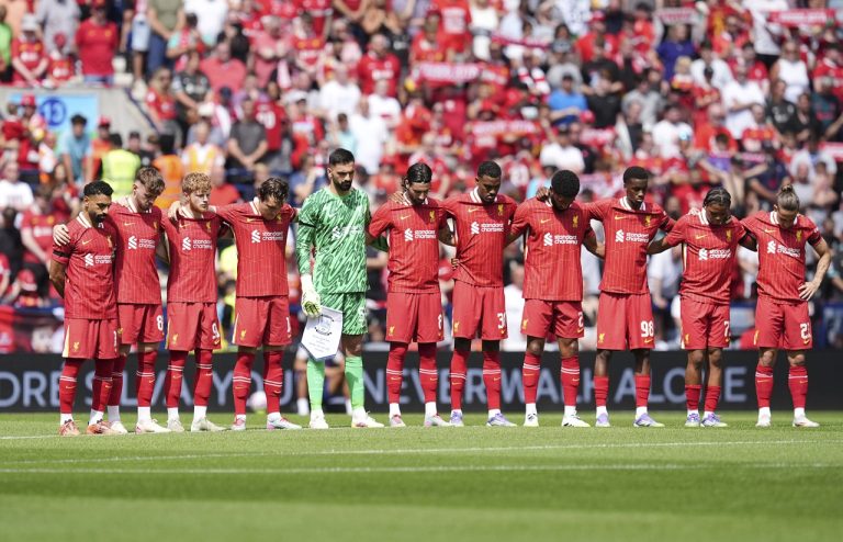 Liverpool spomienka Jota čierne pásky