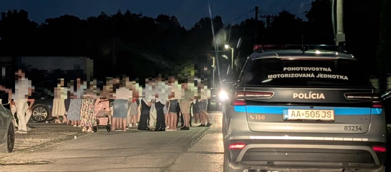 Polícia vyšetruje hromadnú bitku, ktorá sa stala na svadbe v Seredi