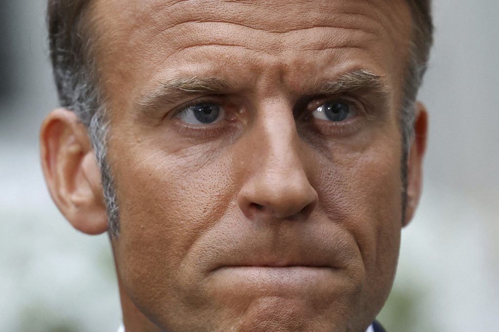 Macron: Ak zlyhá diplomacia, je potrebné sprísniť protiruské sankcie