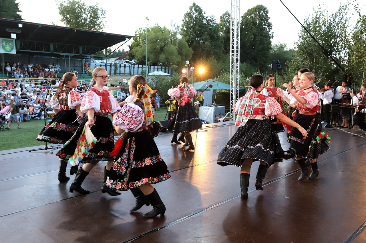 Očovská folklórna hruda