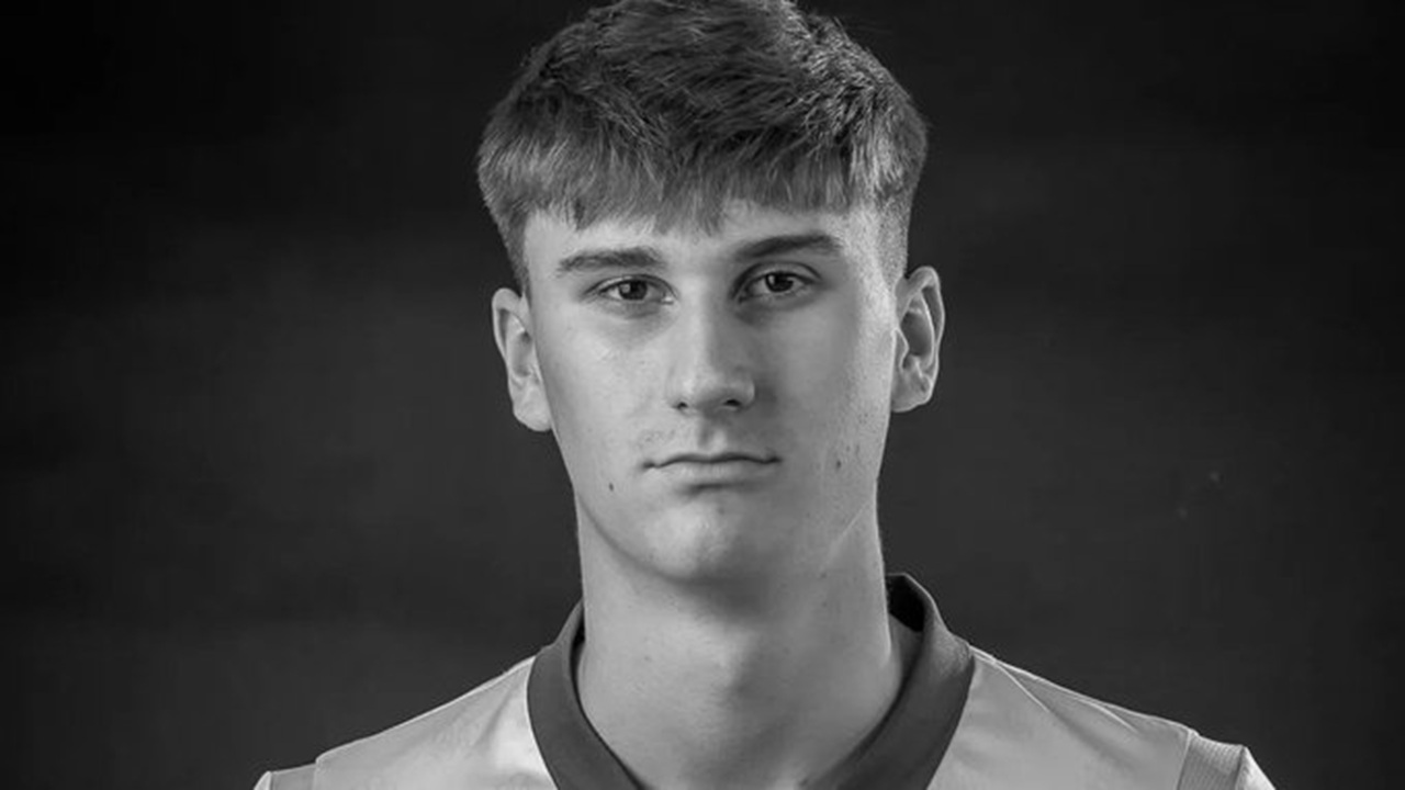 odchovanec a kmeňový hráč klubu Norbert Szelle