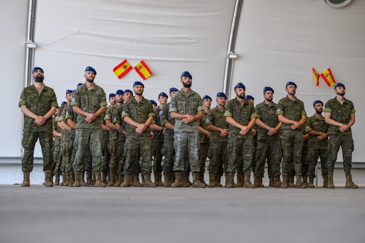 Slávnostný ceremoniál odovzdania a prevzatia funkcie veliteľa predsunutého veliteľského prvku Veliteľstva zboru rýchleho nasadenia NATO v Španielsku