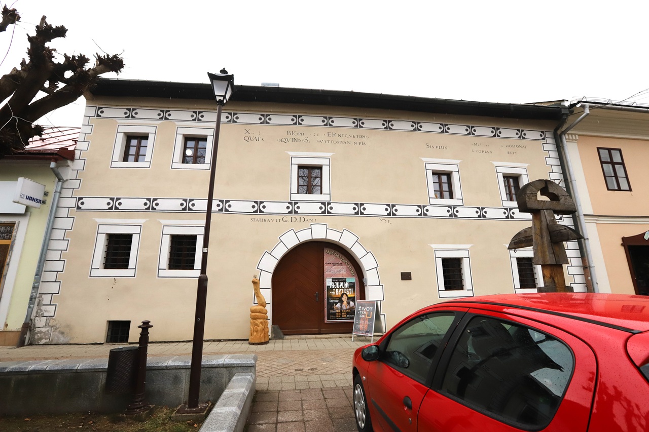 Výstava život v teráriu zo súkromnej zbierky Michala Zachara v Brezne