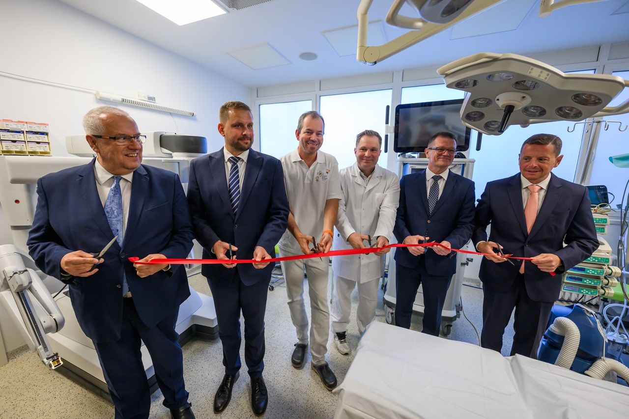 Slávnostné otvorenie Centra robotickej chirurgie pre deti v Národnom ústave detských chorôb v Bratislave