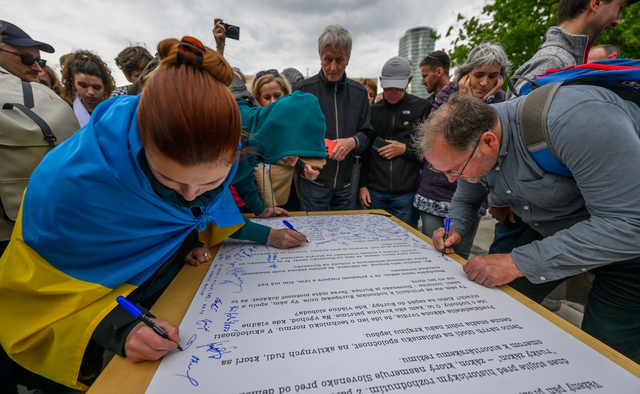 Protestné zhromaždenie mimovládky