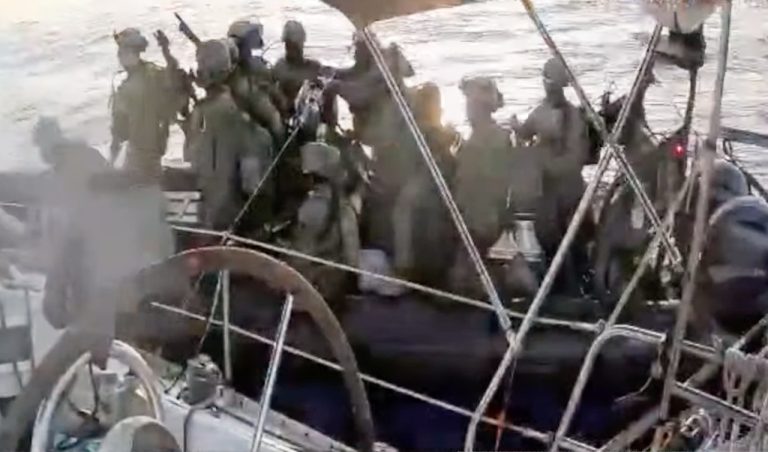 Izrael chce deportovať do Európy aktivistov z flotily smerujúcej do Gazy