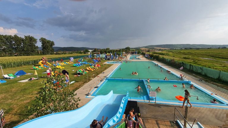 Rapovce kúpalisko Novolandia