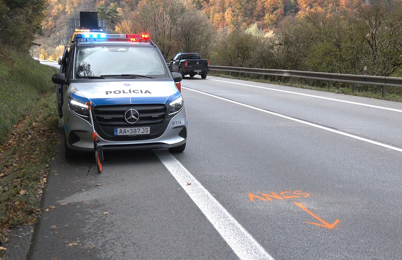 Polícia vyšetruje okolnosti úmrtia muža pri ceste pri žilinskom Brodne