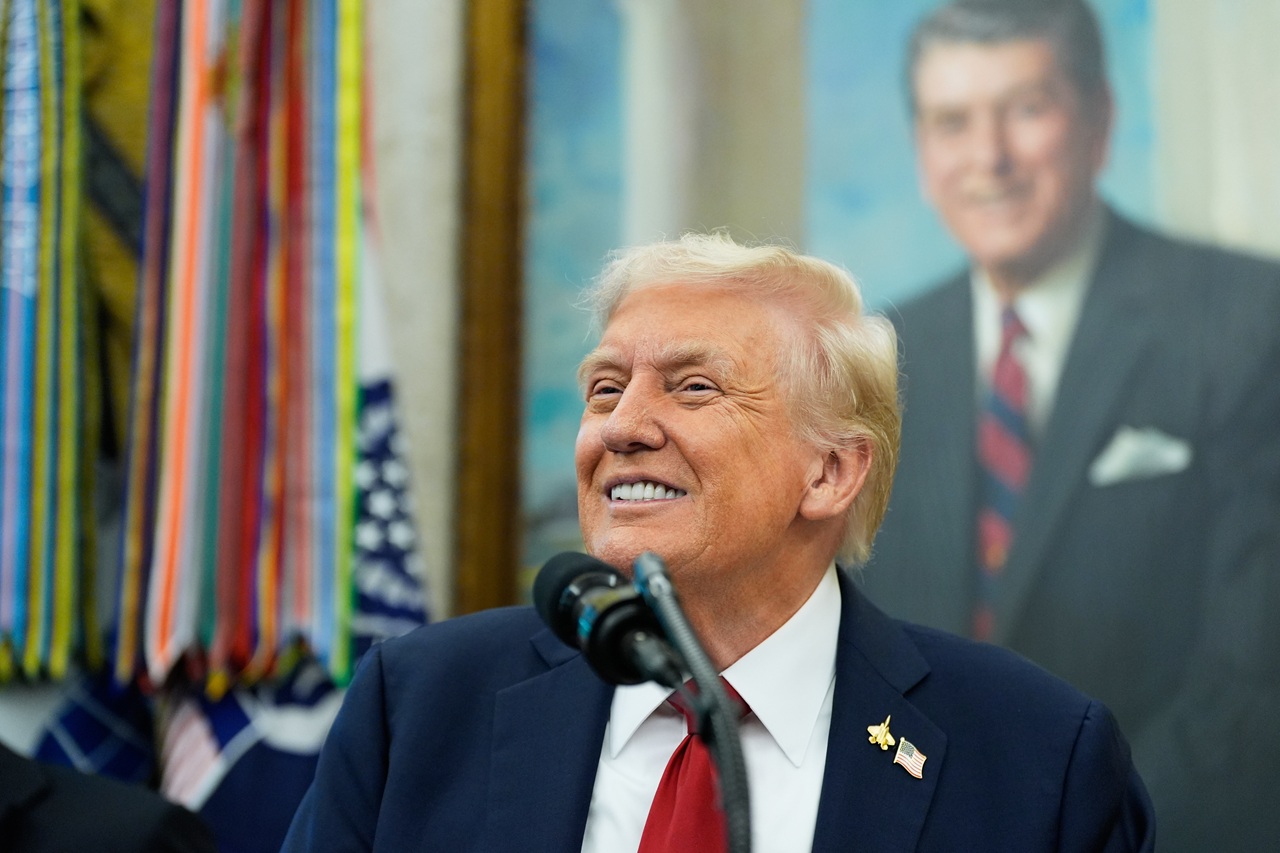 Donald Trump brífing v Oválnej pracovni Bieleho domu