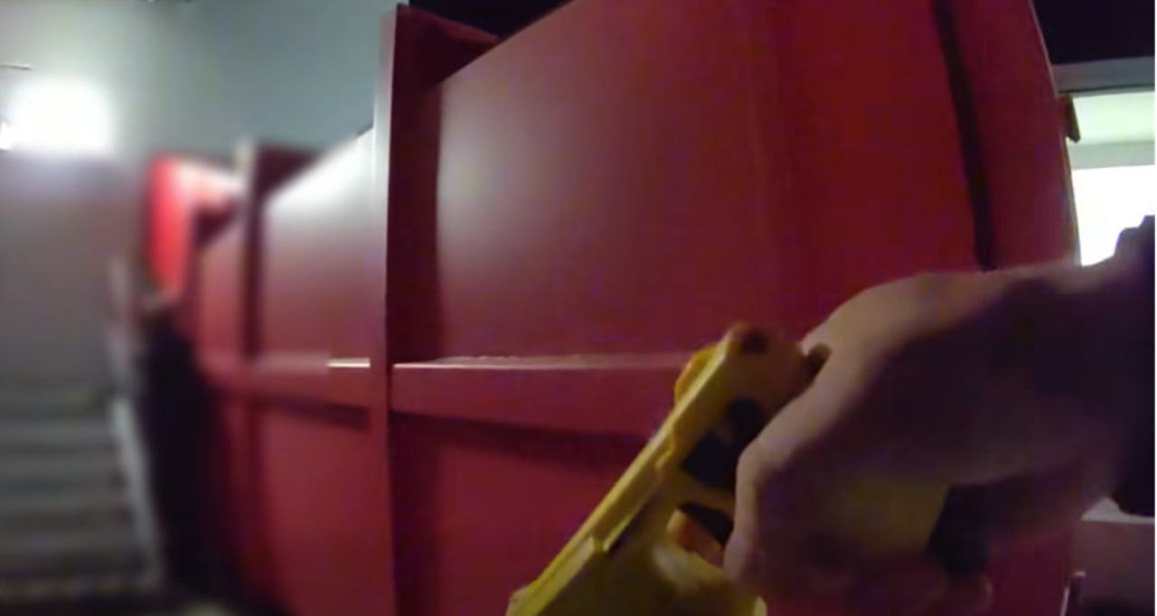 Vodič pod vplyvom drog narazil v Trenčíne do budovy, z miesta ušiel - 2025110307md