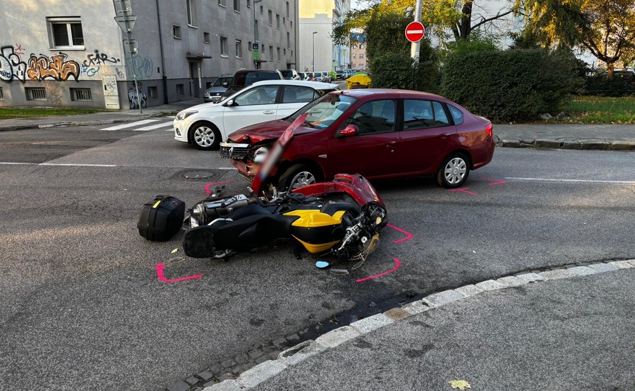 Bratislavská polícia vyšetruje dopravnú nehodu, motorkár skončil v nemocnici