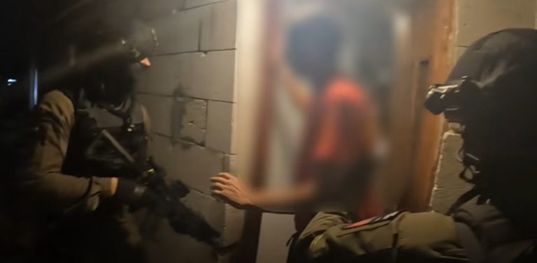 Polícia obvinila z vraždy 28-ročnej ženy mladíka zo Sečoviec-2025110604md