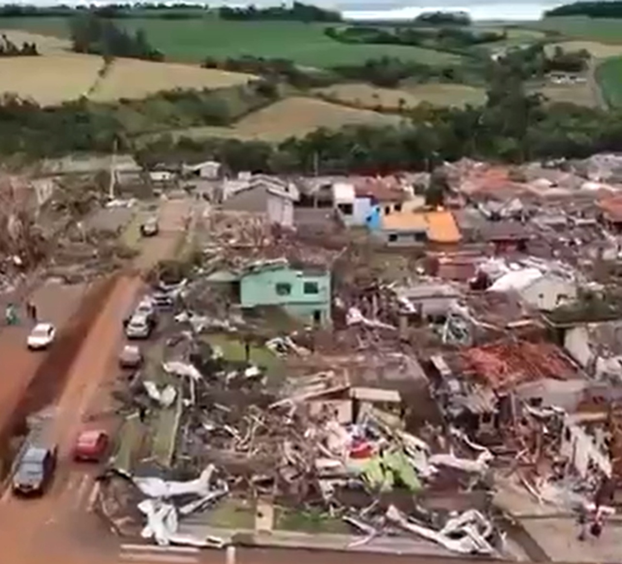 Tornádo zabilo najmenej päť ľudí-2025110818md