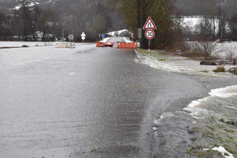 SHMÚ povodne dážď sneženie