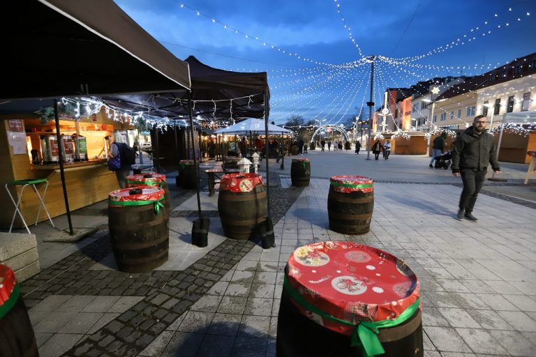 Zvolen vianočná dedina