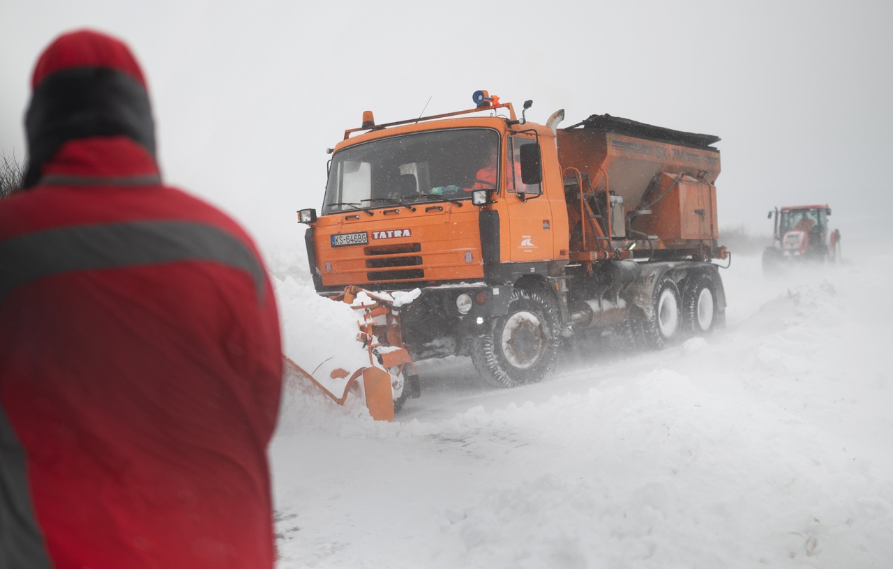 snehová kalamita-jd2025111912