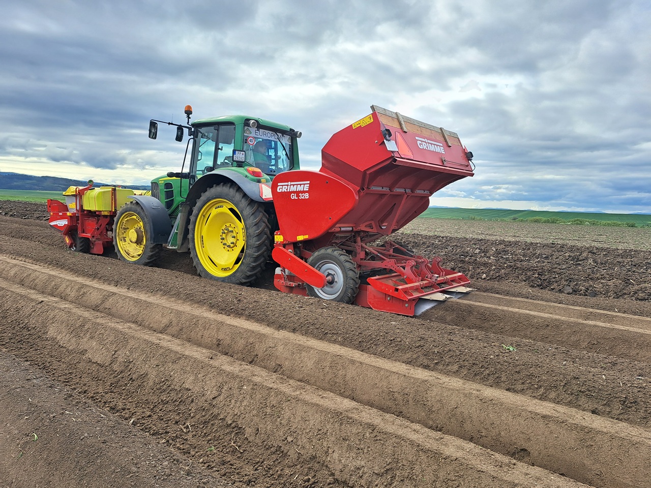 traktor-polnohospodarstvo-jd2025110516