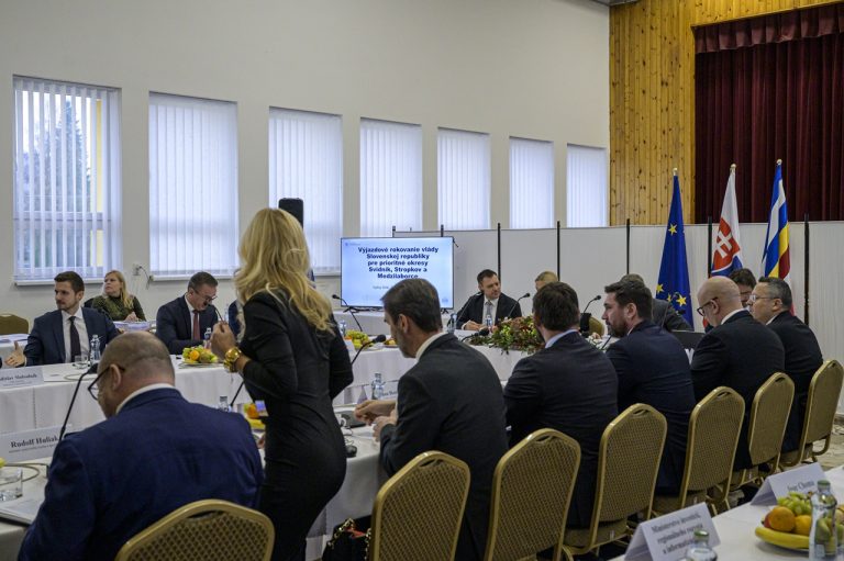 výjazdové rokovanie vlády-jd2025112602