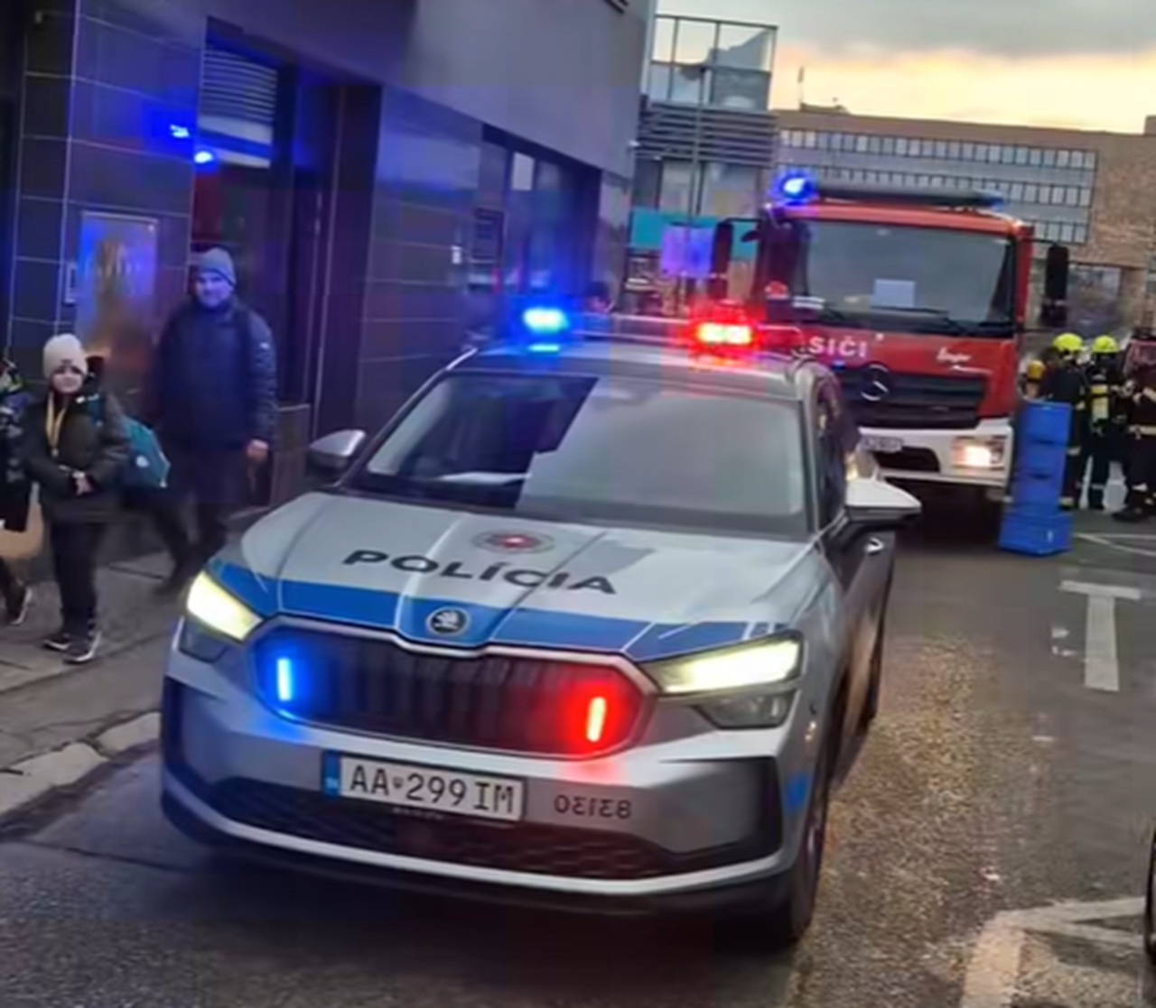 Polícia zasahuje v Žiline pre podozrenie na únik neznámej látky