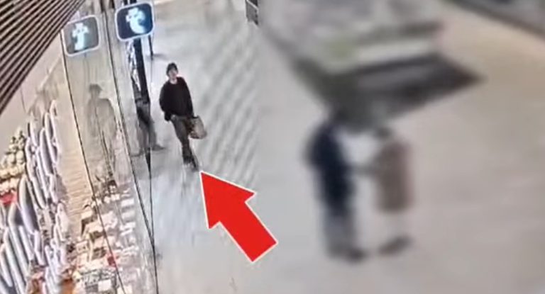 Polícia obvinila muža, ktorý chcel ukradnúť knihy, použil aj slzný sprej