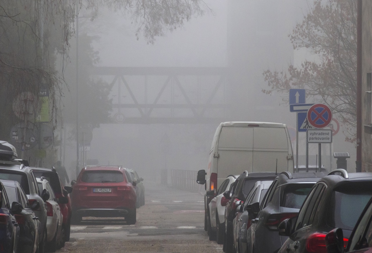 počasie hmla slovensko