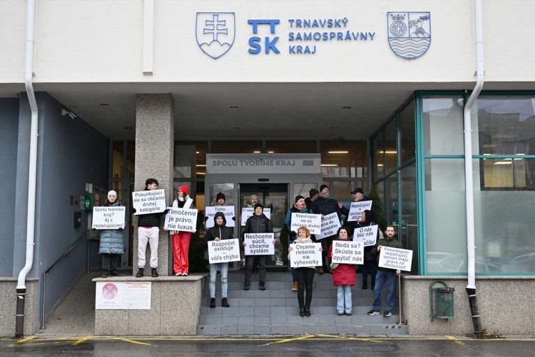 Trnava Nepočujúci občania protest