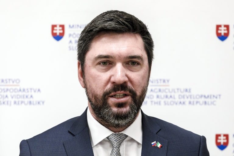 Tlačová konferencia ministra pôdohospodárstva a rozvoja vidieka SR Richarda Takáča a ministra pôdohospodárstva, potravinovej suverenity a lesov Talianska Francesca Lollobrigida po ich bilaterálnom stretnutí