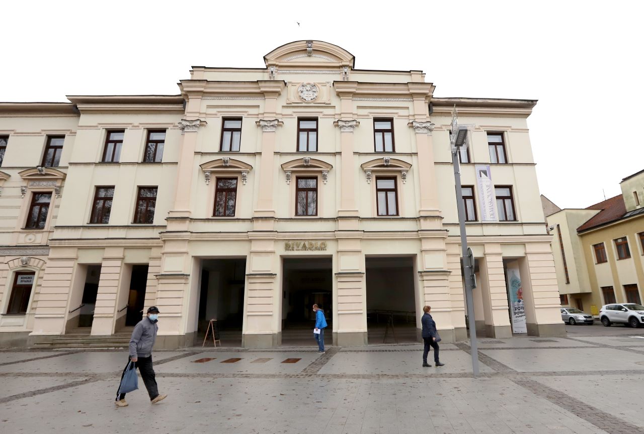 Na snímke Divadlo J. G. Tajovského vo Zvolene