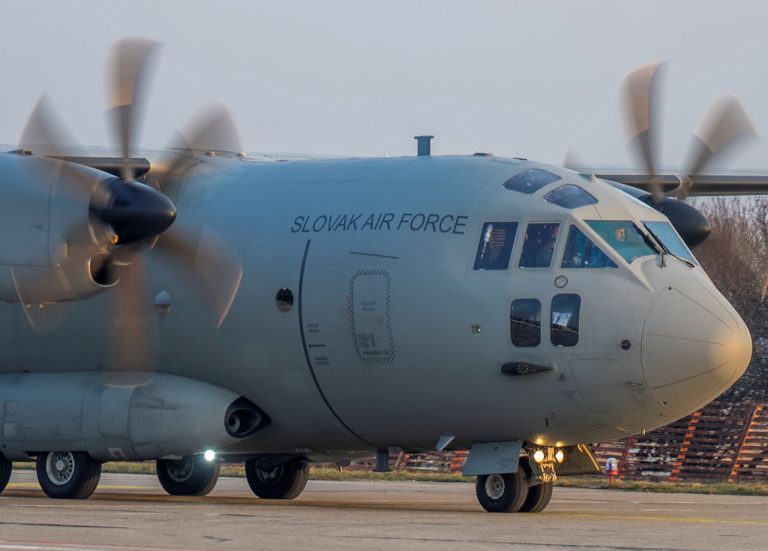 Na snímke prvé pristátie štátneho repatriačného letu z Blízkeho východu